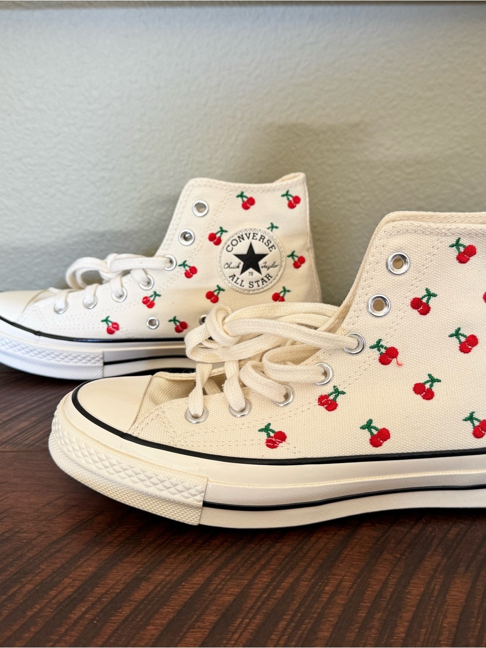 Women's Converse Chuck 70 Star Cherries Hi Floral Shoes